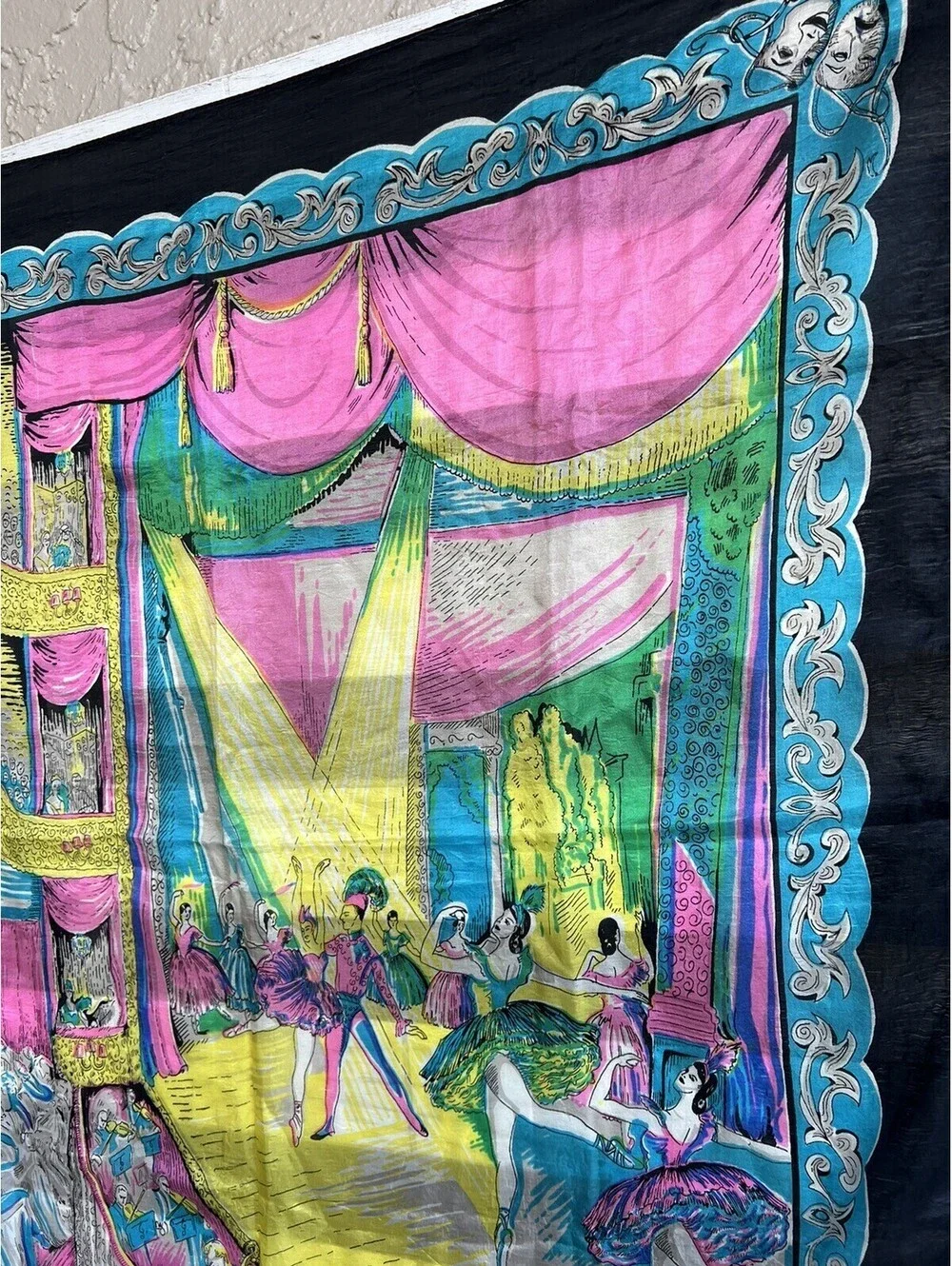 Dee Lee Womens Silk Skarf 33X34”. Colorful Pink Blue Yellow